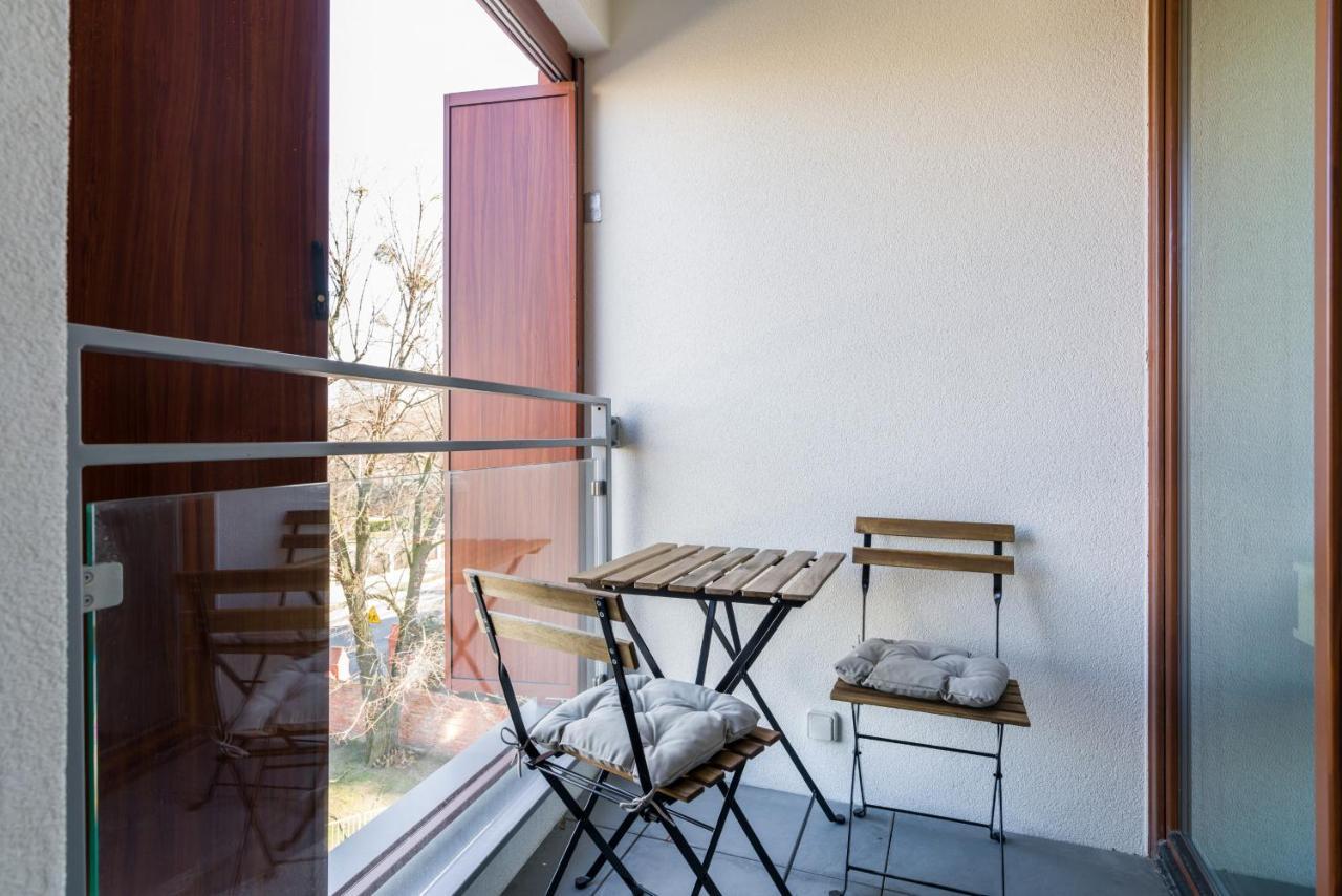 Bukowska 18 With Balcony Mtp By Renters Apartment *
