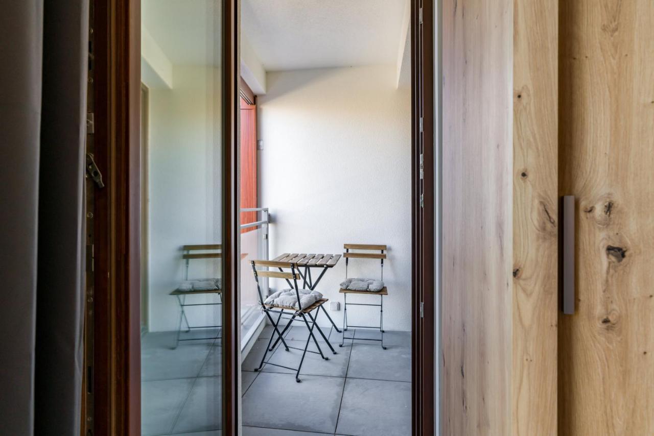Apartment Bukowska 18 With Balcony Mtp By Renters